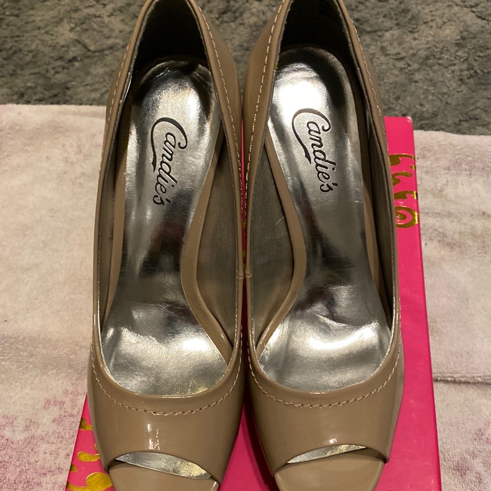 Candies size 7.5 new in box